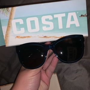Women’s costa glasses ! Brand new never worn !!